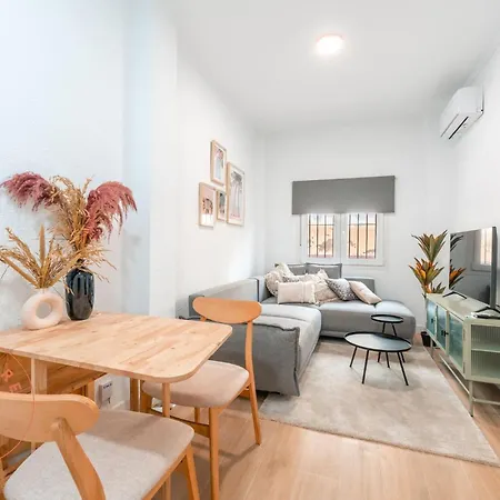 Cosy With Patio In - Tcm *